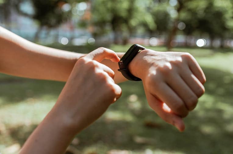 fitness tracker without bluetooth